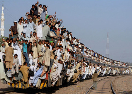 intentando entrar por la puerta falsa ...